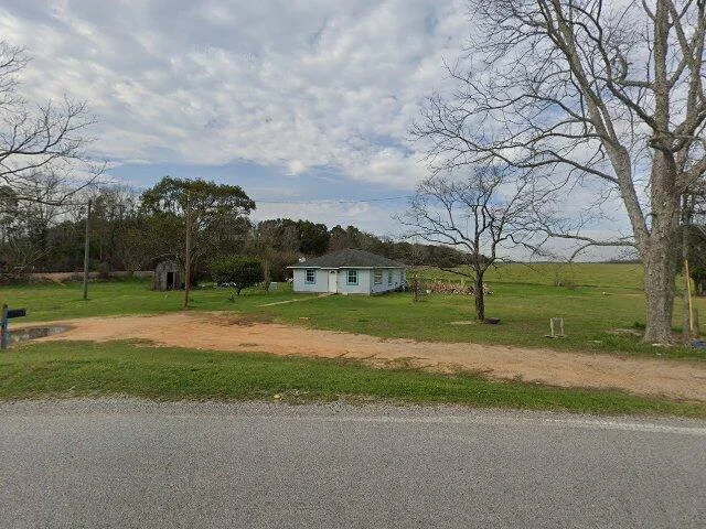 House image located at McDavid, FL 32568
