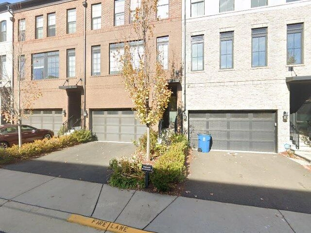 House image located at Ashburn, VA 20148