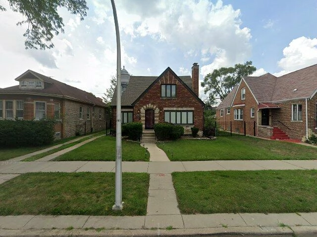 House image located at Chicago, IL 60617
