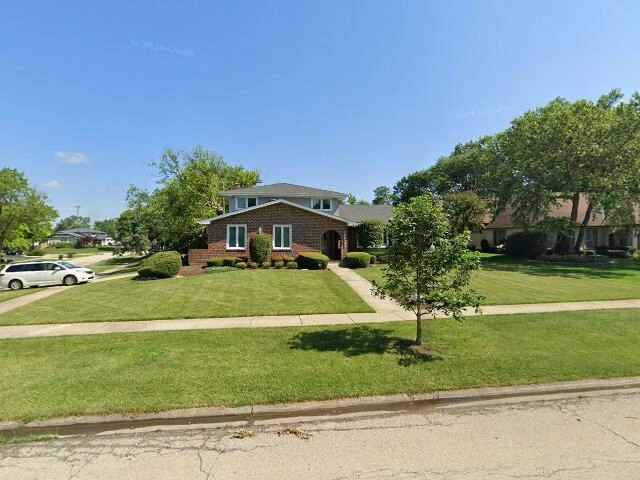 House image located at Willowbrook, IL 60527