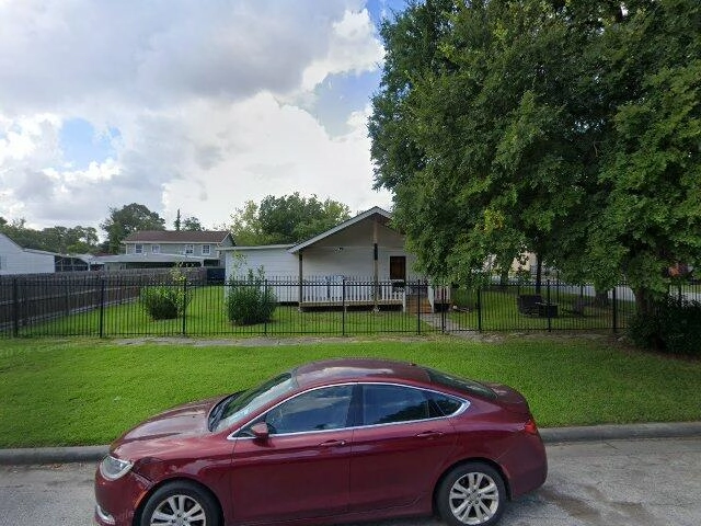 House image located at Houston, TX 77017