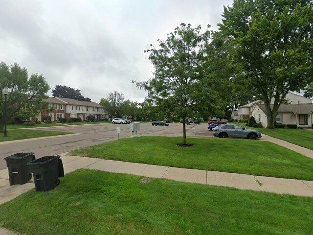 House image located at Novi, MI 48375
