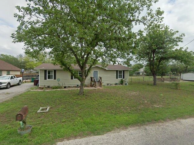 House image located at Waupaca, WI 54981