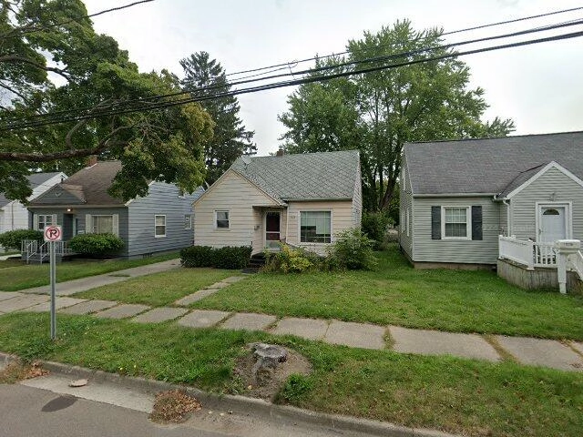 House image located at Lansing, MI 48915