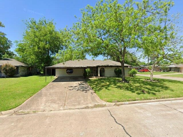 House image located at Houston, TX 77016