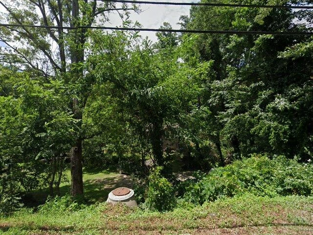 House image located at Asheville, NC 28805