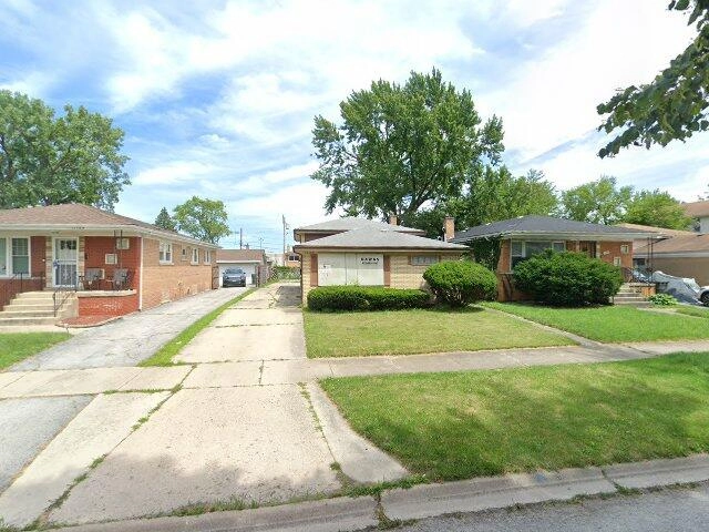 House image located at Dolton, IL 60419