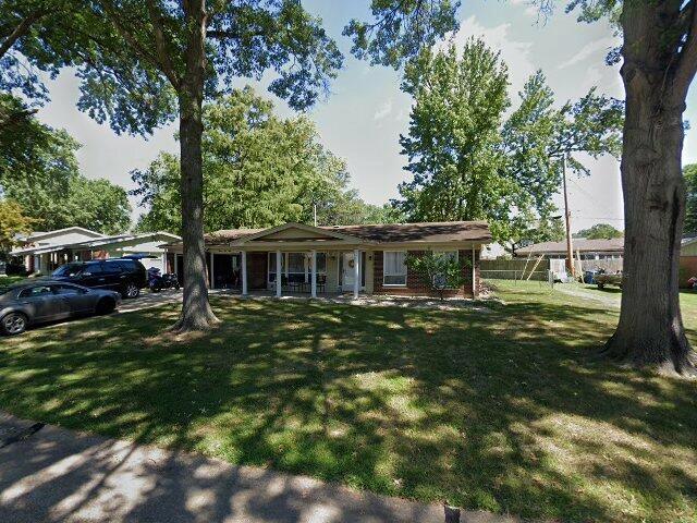 House image located at Saint Louis, MO 63135