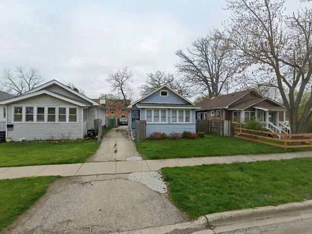 House image located at Waukegan, IL 60085