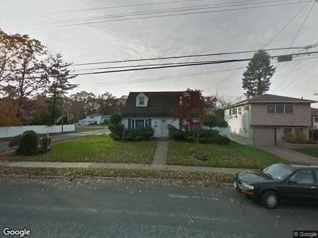 House image located at Massapequa Park, NY 11762