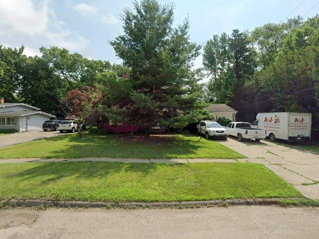 House image located at Waterford, MI 48329