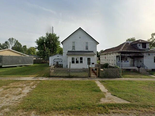 House image located at Hoopeston, IL 60942