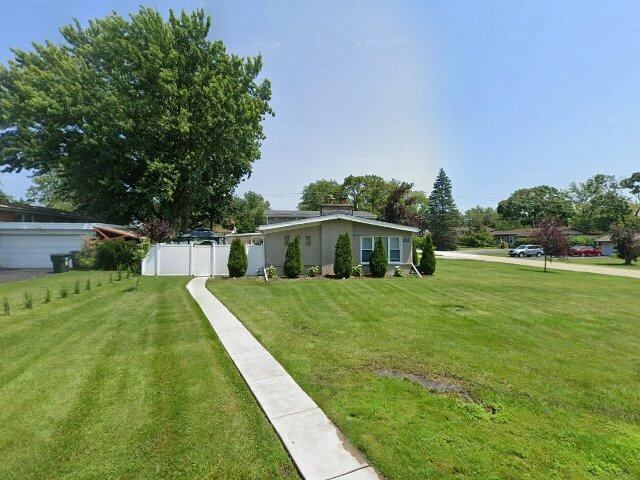 House image located at Glenview, IL 60025