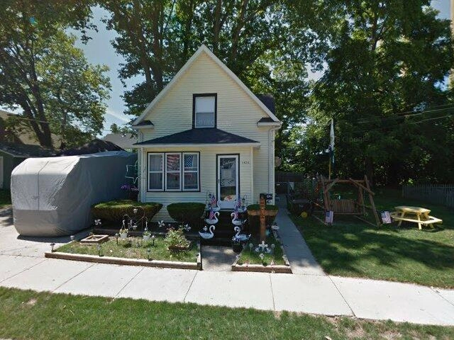 House image located at Lansing, MI 48910