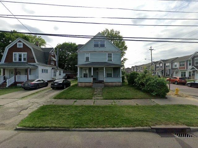 House image located at Akron, OH 44310