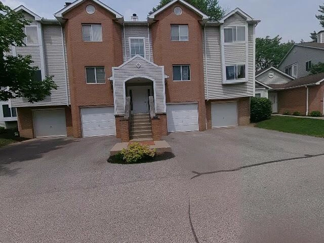 House image located at Akron, OH 44313