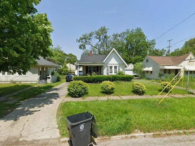 House image located at Flint, MI 48504