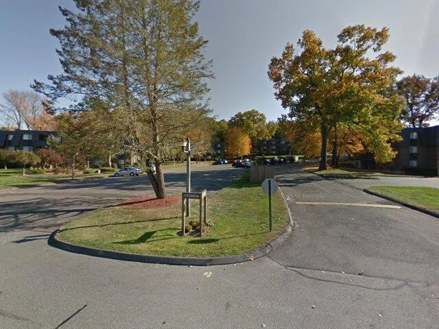 House image located at Glastonbury, CT 06033