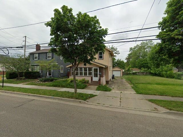 House image located at Akron, OH 44314