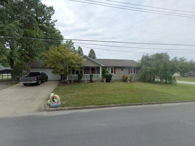 House image located at Benton, IL 62812