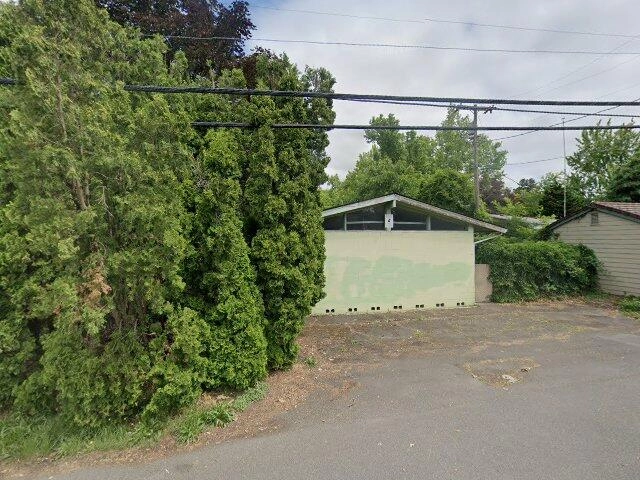 House image located at Portland, OR 97222