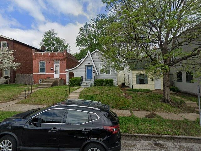 House image located at Saint Louis, MO 63111