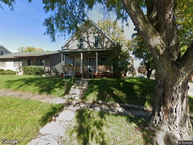 House image located at Moline, IL 61265