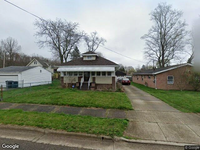 House image located at Akron, OH 44305