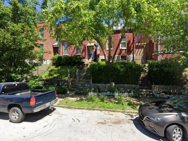 House image located at Saint Louis, MO 63118