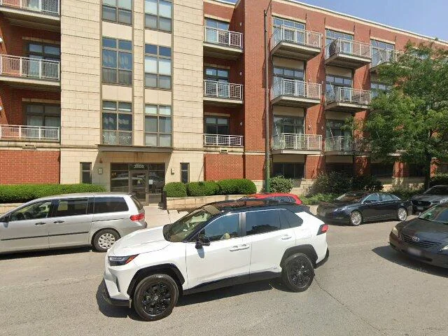 House image located at Chicago, IL 60609