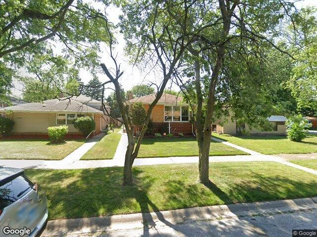 House image located at Dolton, IL 60419