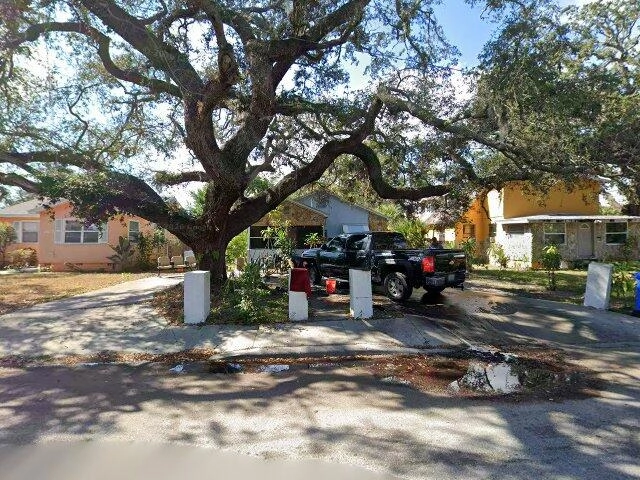 House image located at Saint Petersburg, FL 33712