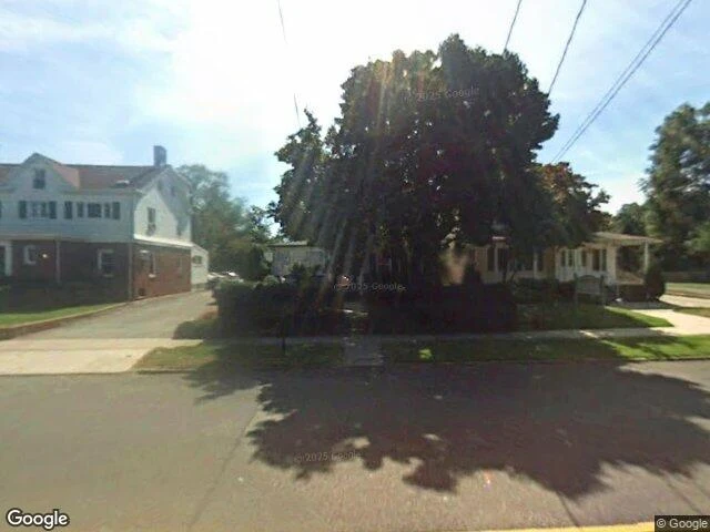 House image located at Woodbridge, NJ 07095