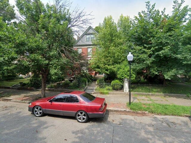 House image located at Louisville, KY 40203