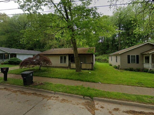 House image located at Akron, OH 44305