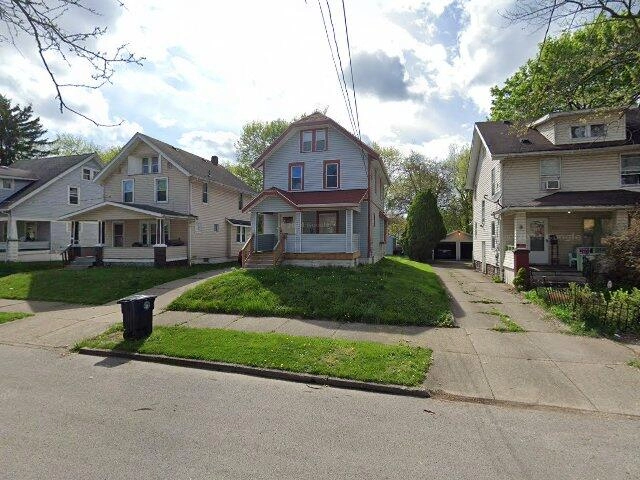 House image located at Akron, OH 44310