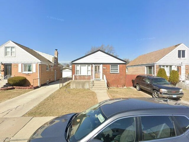 House image located at Chicago, IL 60652