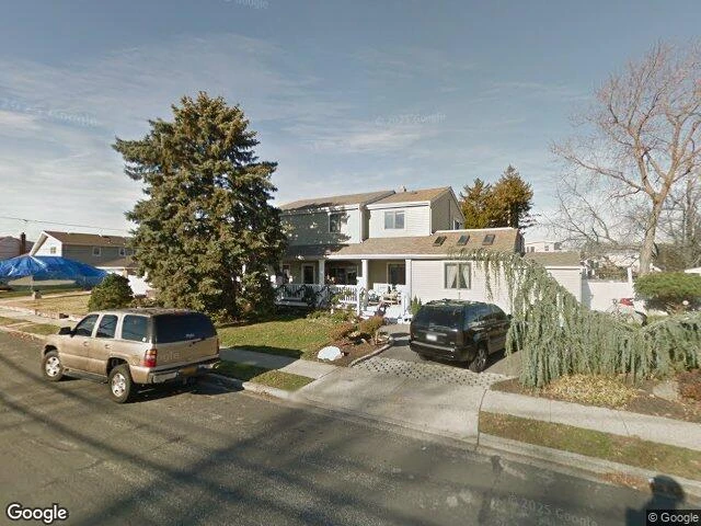 House image located at Lindenhurst, NY 11757