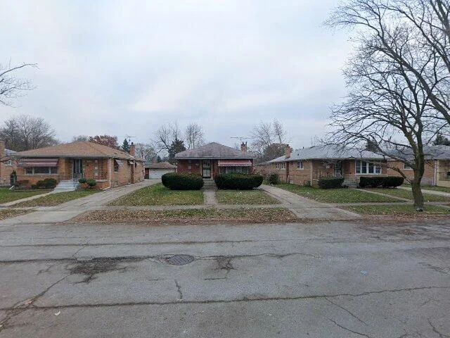 House image located at Dolton, IL 60419