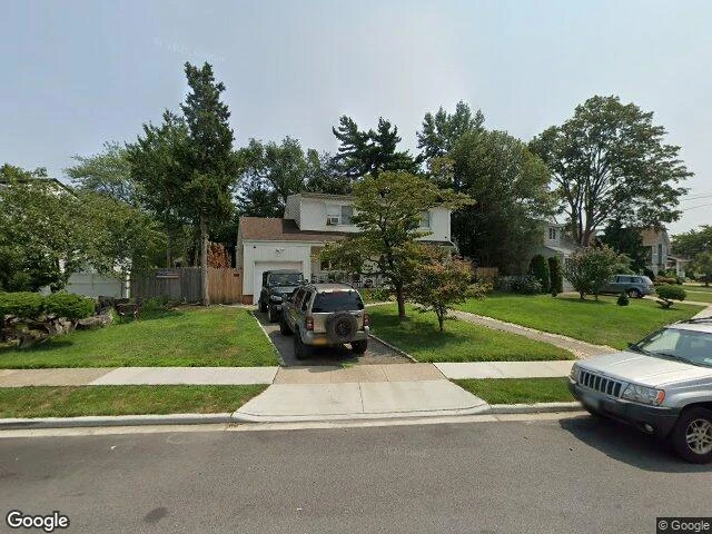 House image located at Farmingdale, NY 11735