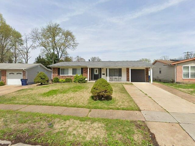 House image located at Florissant, MO 63033