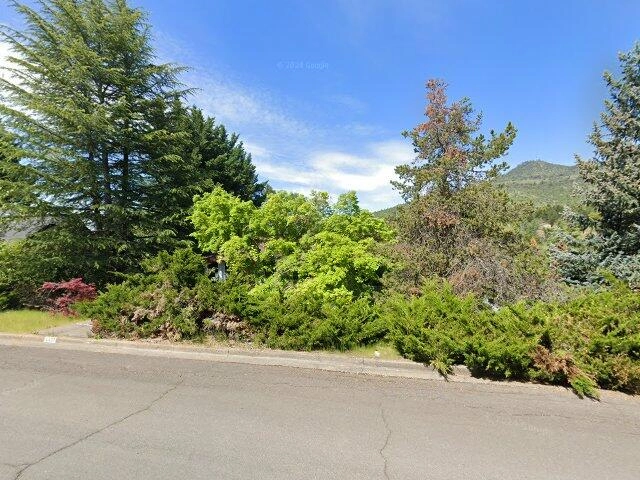 House image located at Medford, OR 97504