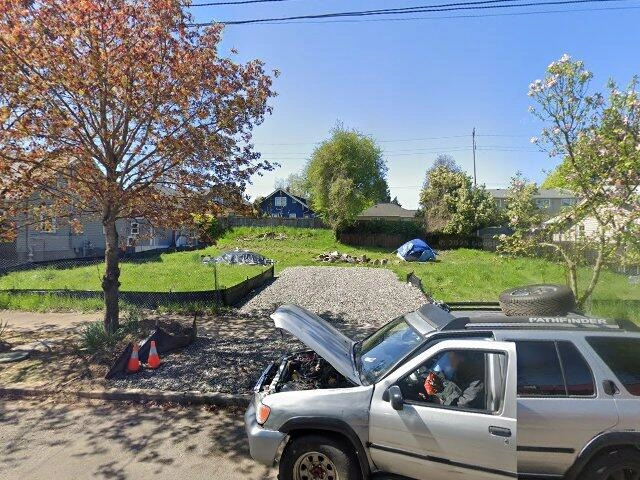 House image located at Portland, OR 97202