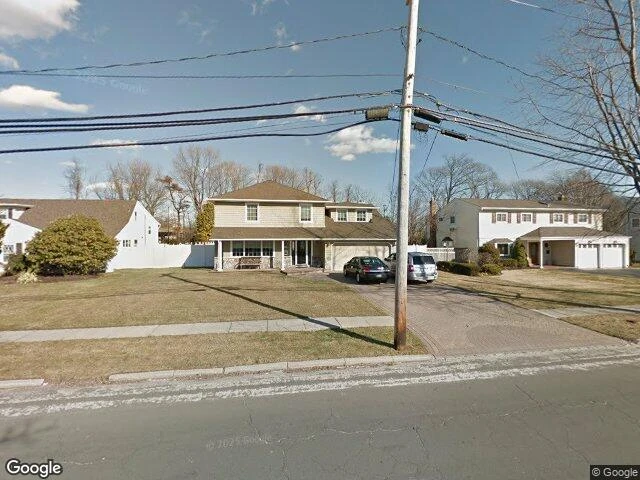 House image located at West Islip, NY 11795