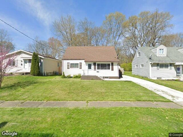 House image located at Akron, OH 44305