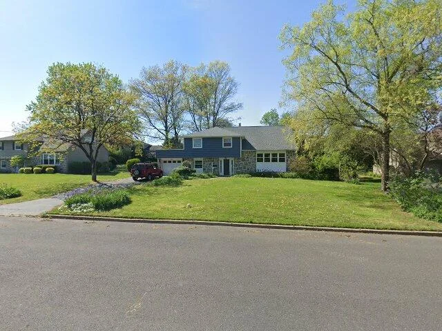 House image located at Riverton, NJ 08077