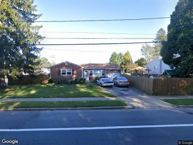 House image located at North Babylon, NY 11703