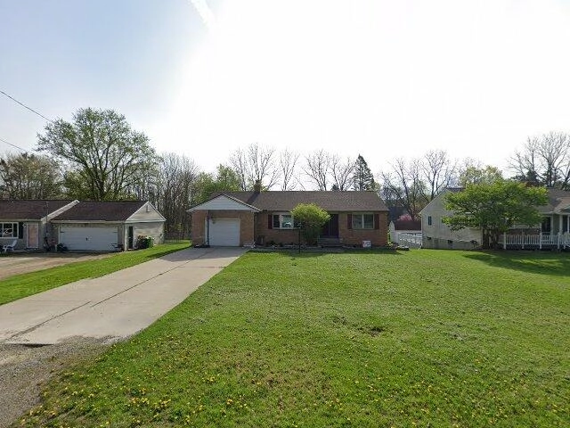 House image located at Fenton, MI 48430