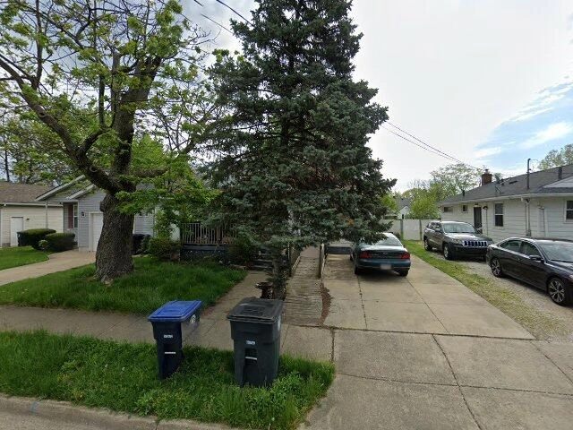 House image located at Akron, OH 44306