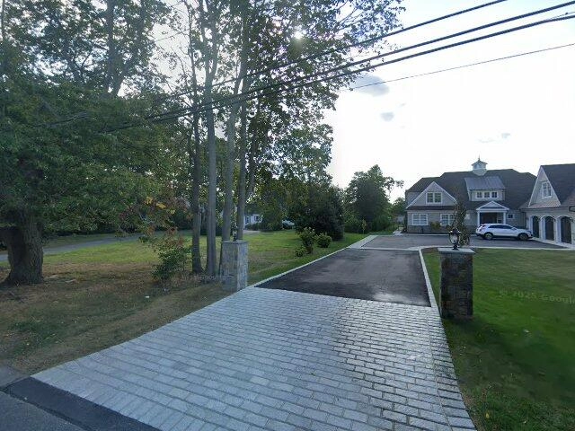 House image located at West Islip, NY 11795
